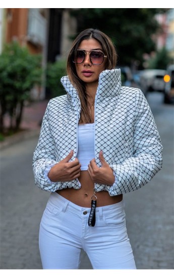 Beyaz Dik Yaka Desenli Kısa Şişme Mont Beyaz&hellip;