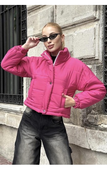 Pembe Dik Yaka Çıtçıtlı Fermuarlı Kısa Şişme Mont Pembe… Pembe Dik Yaka Çıtçıtlı Fermuarlı Kısa Şişme Mont Pembe…