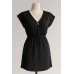 Kadın Siyah Yanları Yırtmaçlı Tokalı V Yaka Mini Plaj Elbisesi